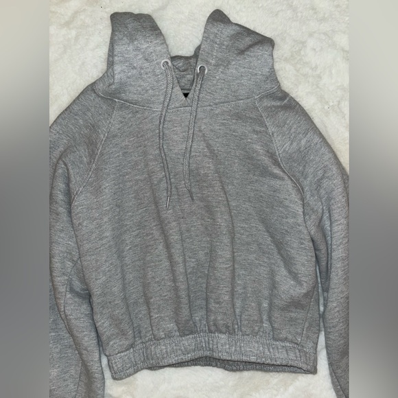 Pretty Little Thing cropped hoodie - Picture 3 of 6